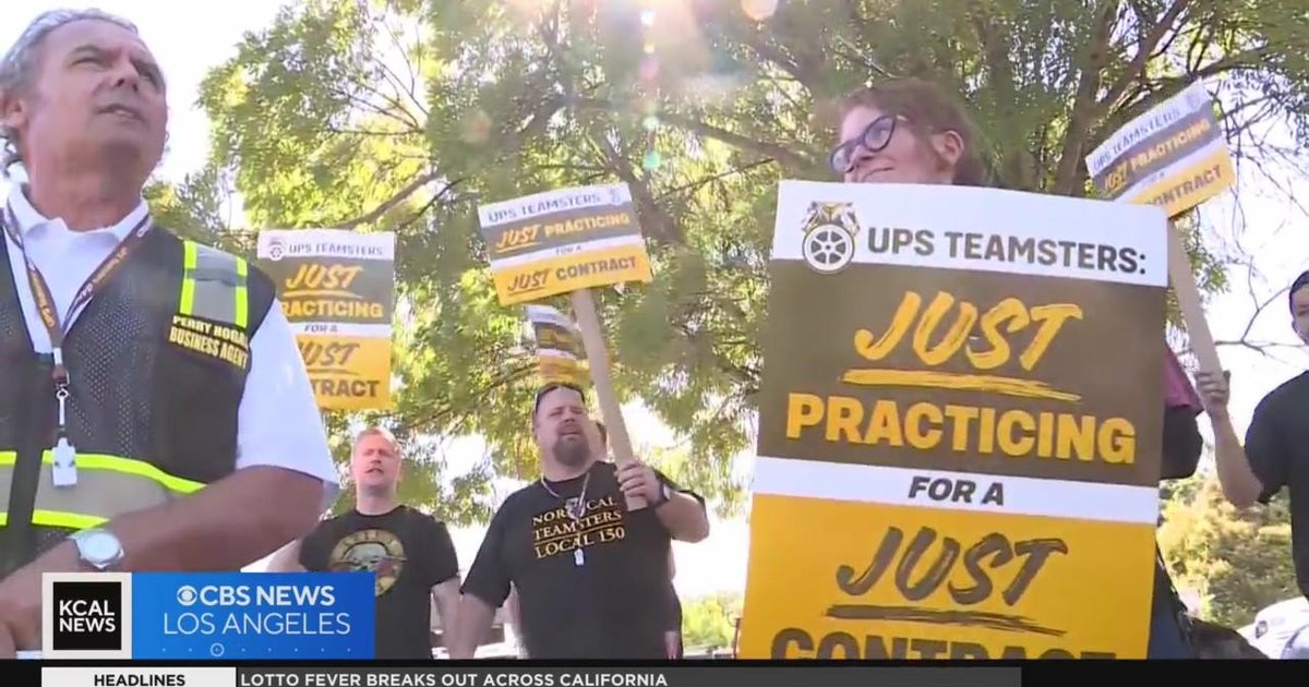 Unions rally for looming UPS worker strike - CBS Los Angeles
