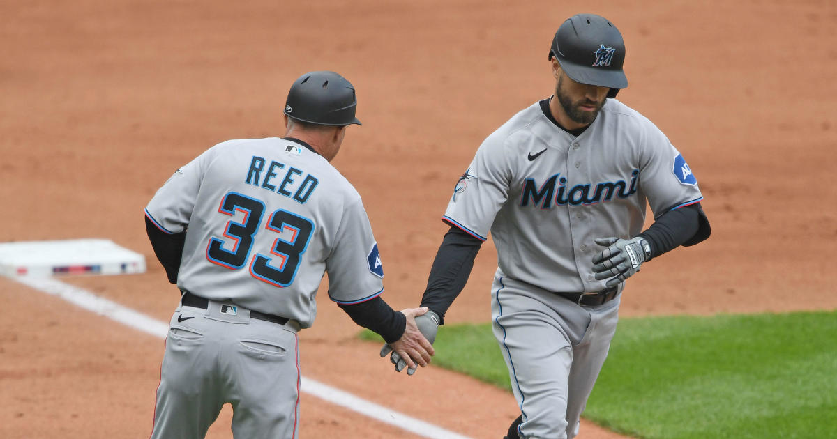 Marlins third base coach Jody Reed fractures leg after being struck by foul  ball - CBS Boston