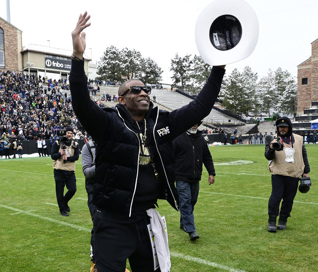 Before re-energizing Colorado football, Deion Sanders brought 'Primetime'  to Syracuse's baseball team 