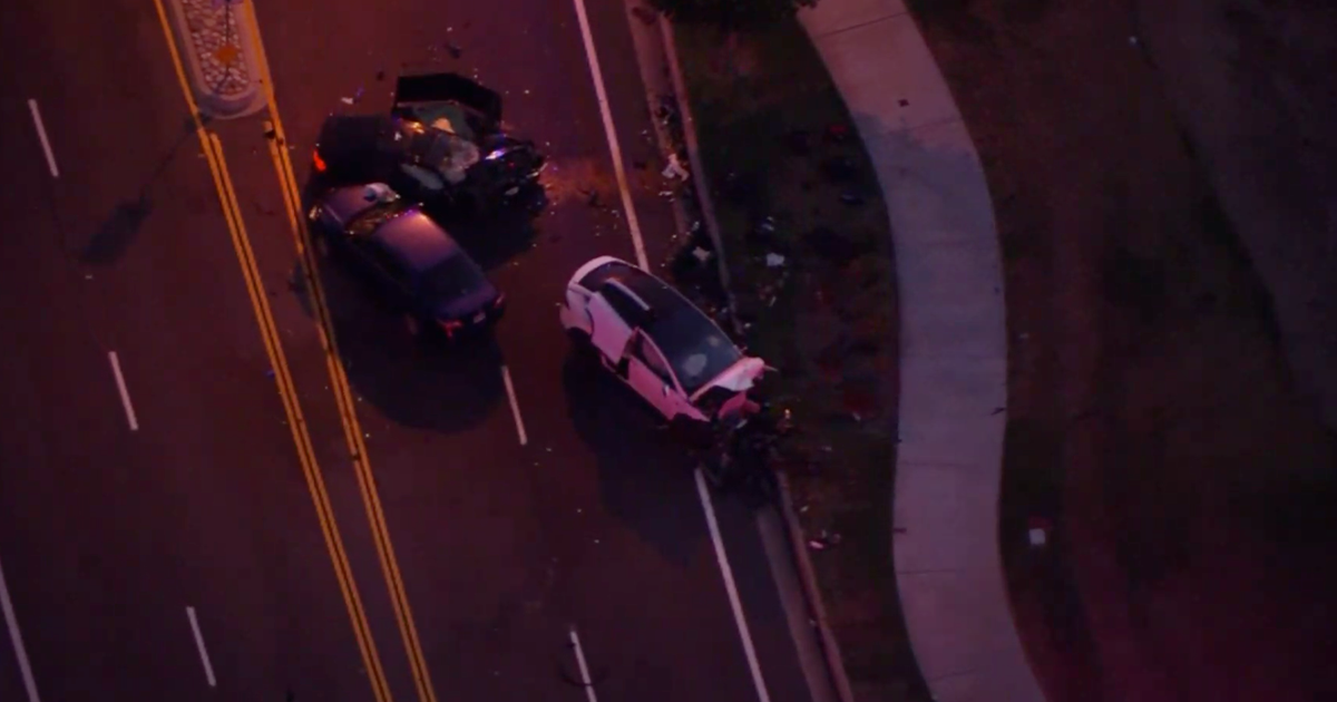 1 dead, 6 injured after grisly multicar crash in Agoura Hills CBS