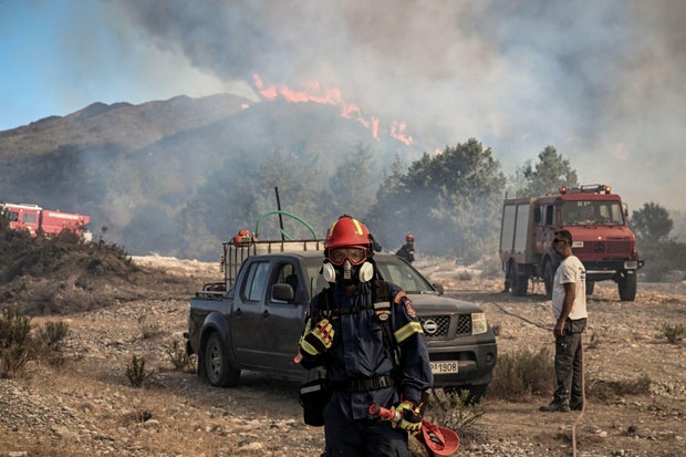 GREECE-FIRE-CLIMATE-WEATHER 