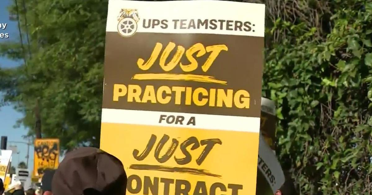 UPS, Teamsters Reach Tentative Agreement, Likely Averting Strike - CBS ...