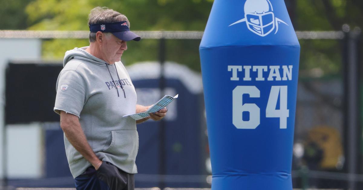 Patriots, rest of NFL wearing cushioned helmet caps at training camp, per  new mandate - CBS Boston