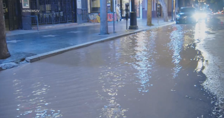 Water flows down the Hollywood Boulevard after main breaks - CBS Los ...