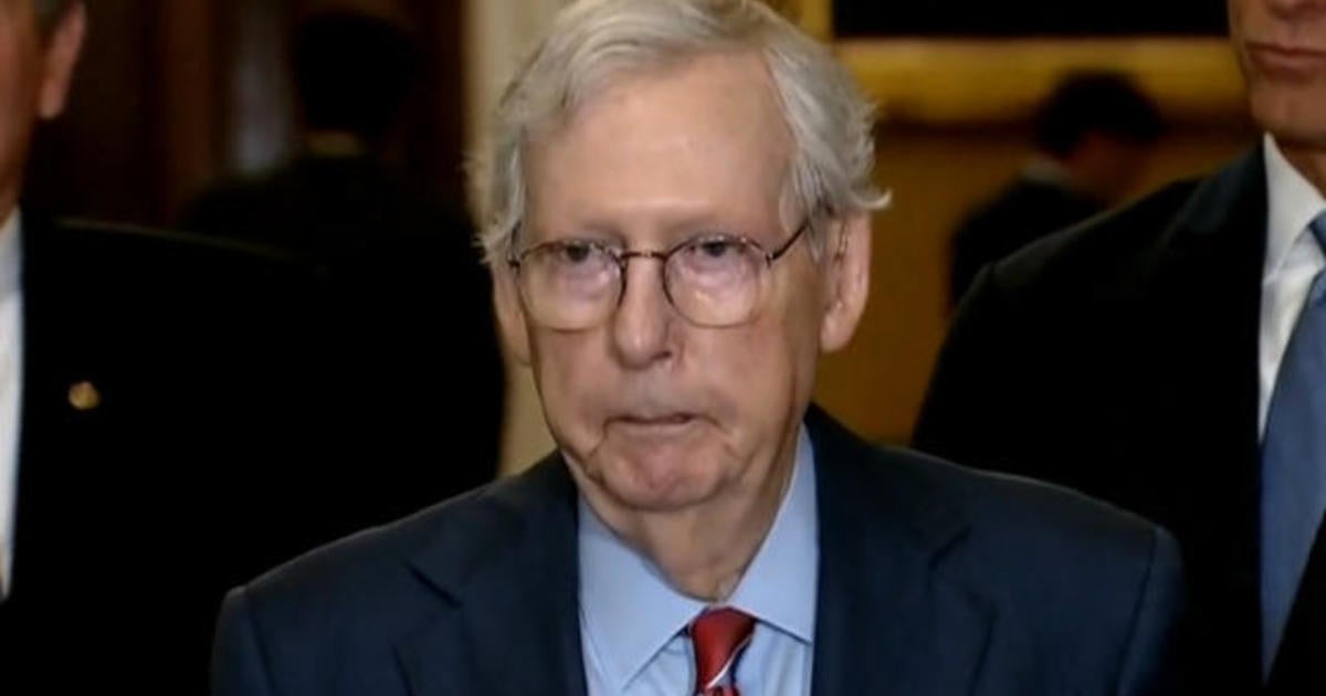 Mitch McConnell freezes mid-sentence during news conference, prompting health concerns