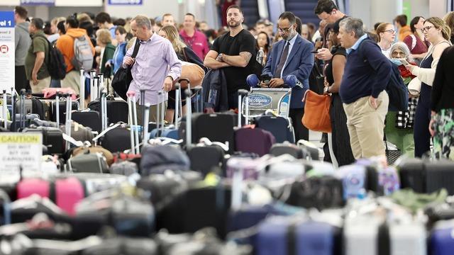 cbsn-fusion-how-climate-change-is-causing-major-travel-issues-this-summer-thumbnail-2159799-640x360.jpg 
