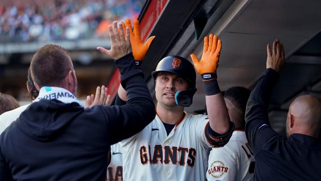 Giants beat Athletics 