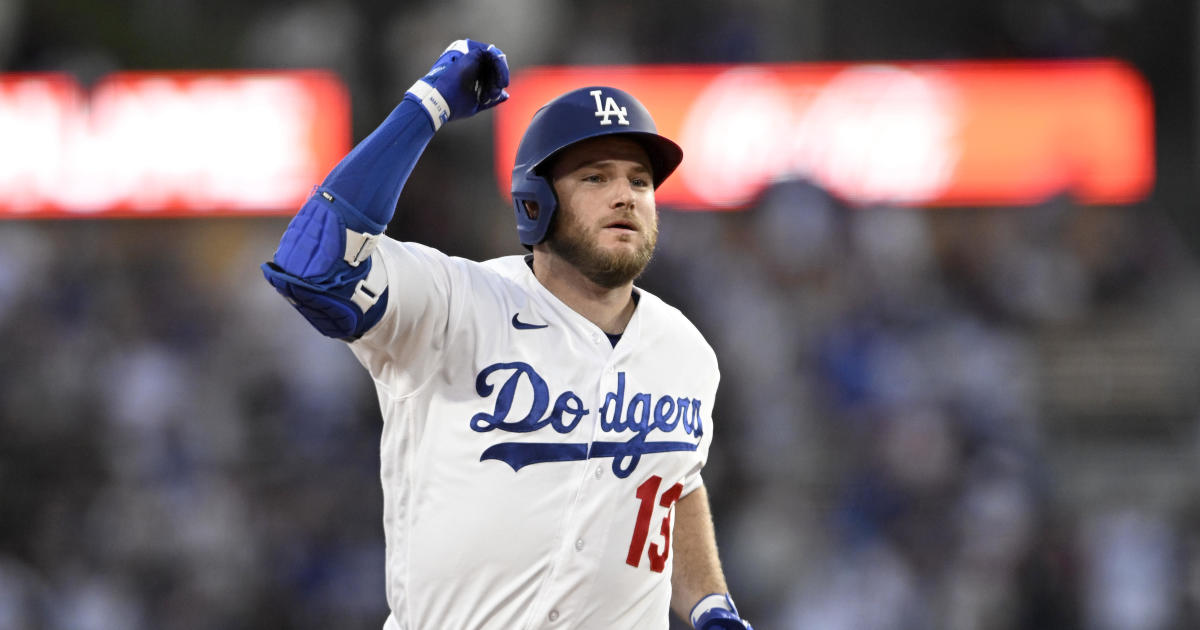 Max Muncy blasts two home runs, helps Dodgers rally past Reds 3-2 - CBS Los  Angeles