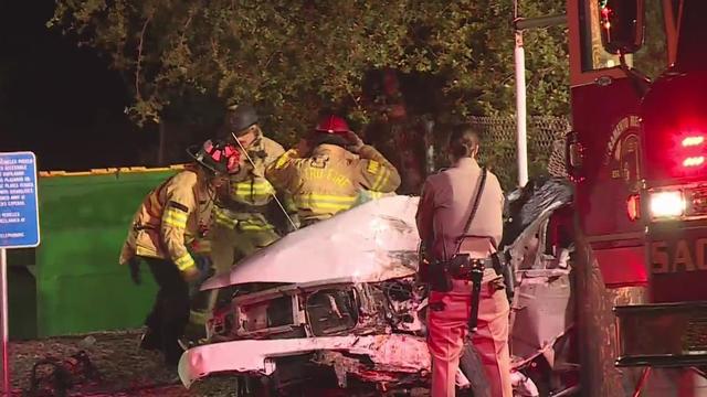Pickup truck crash into power pole in Carmichael left 2 in the hospital 