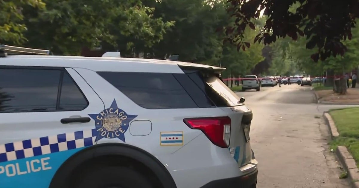 Four people shot in Auburn Gresham, child among injured - CBS Chicago
