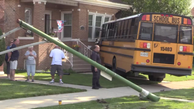 school-bus-crash.png 
