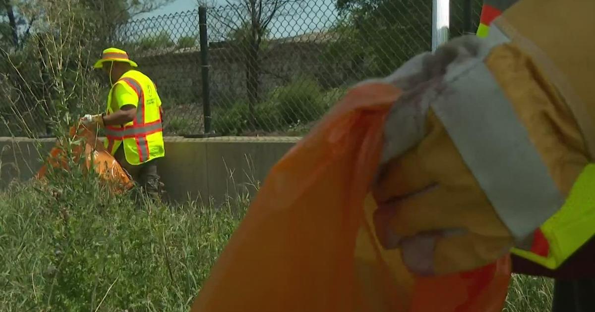 On Illinois highways, IDOT spends millions to clean up bags of trash every day