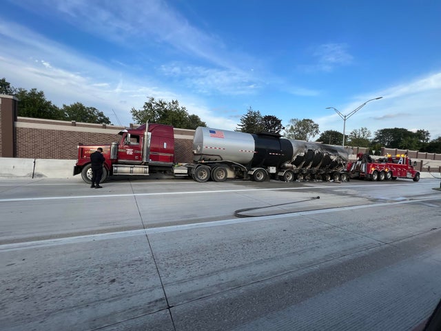 i-75-semi-truck-fire-royal-oak.jpg 
