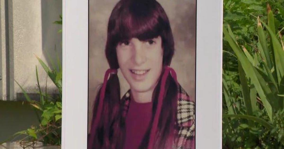 Жертвата на убийството в Лонг Айлънд „Джейн Доу № 7“, идентифицирана като Карън Вергата, 27 години след изчезването й