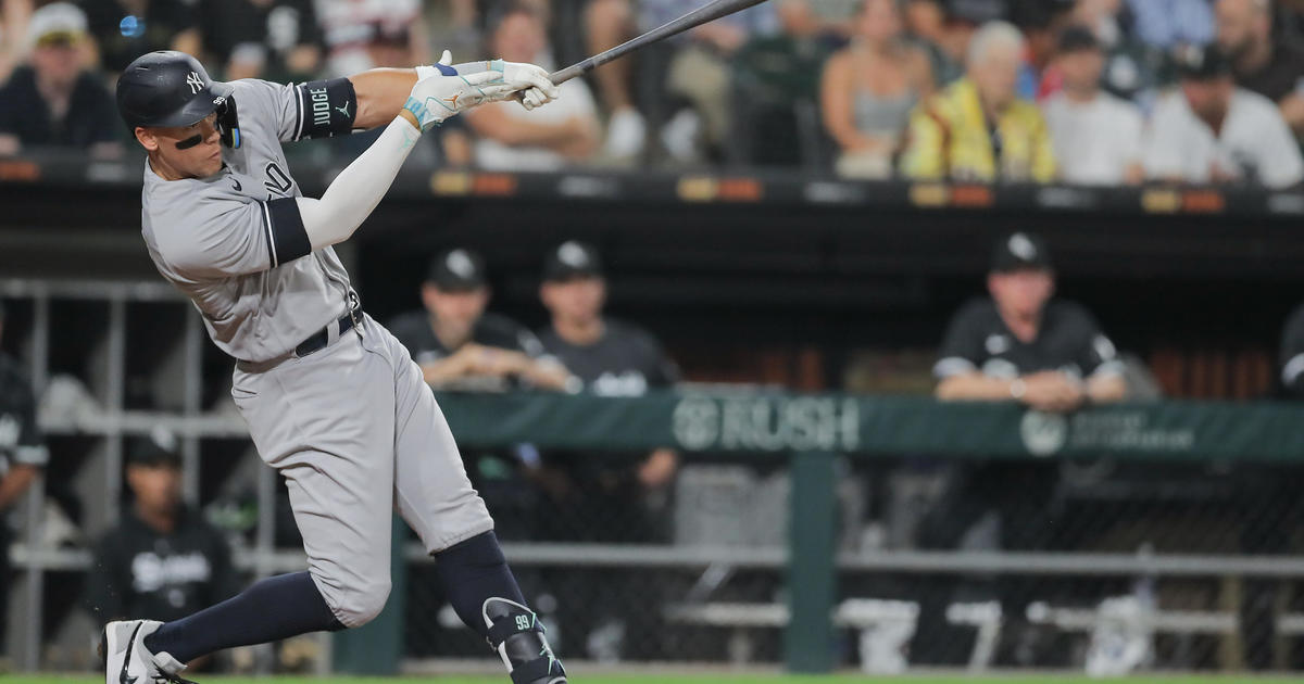 Judge, Higashioka homer as Yankees pound White Sox 7-1