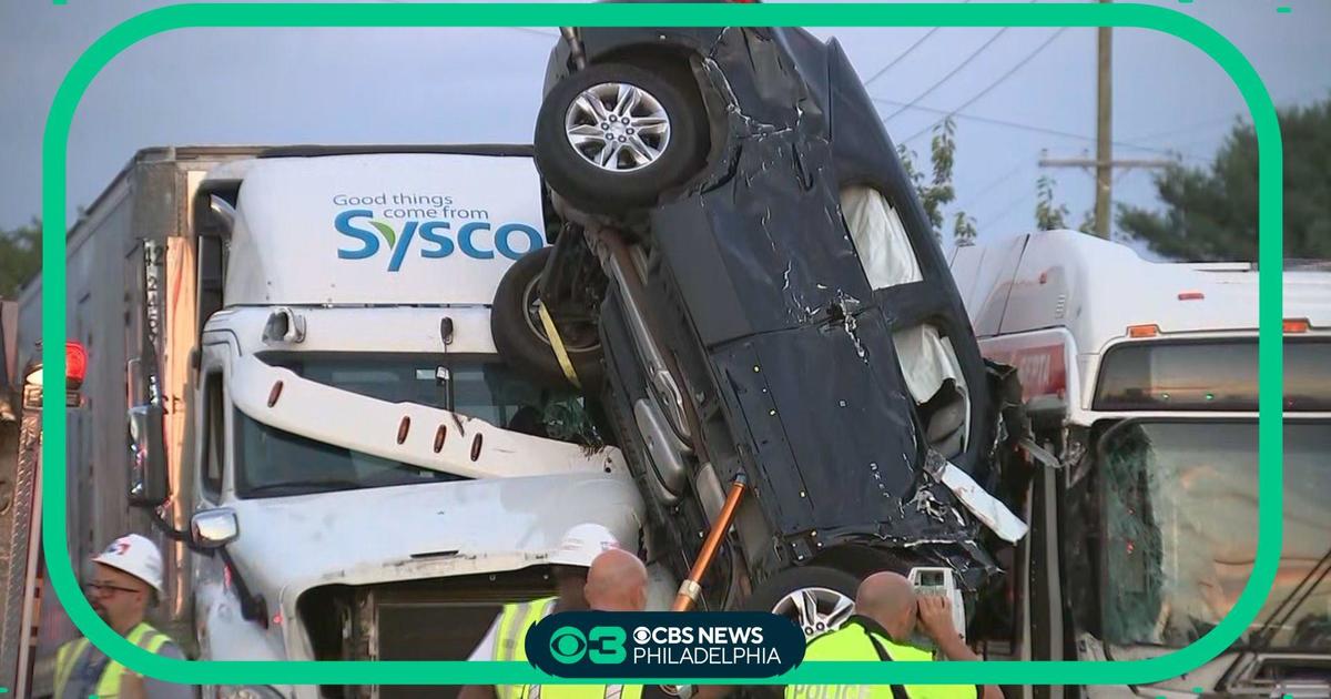 Tow truck crashes into several parked cars in Port Richmond neighborhood of  Philadelphia - 6abc Philadelphia