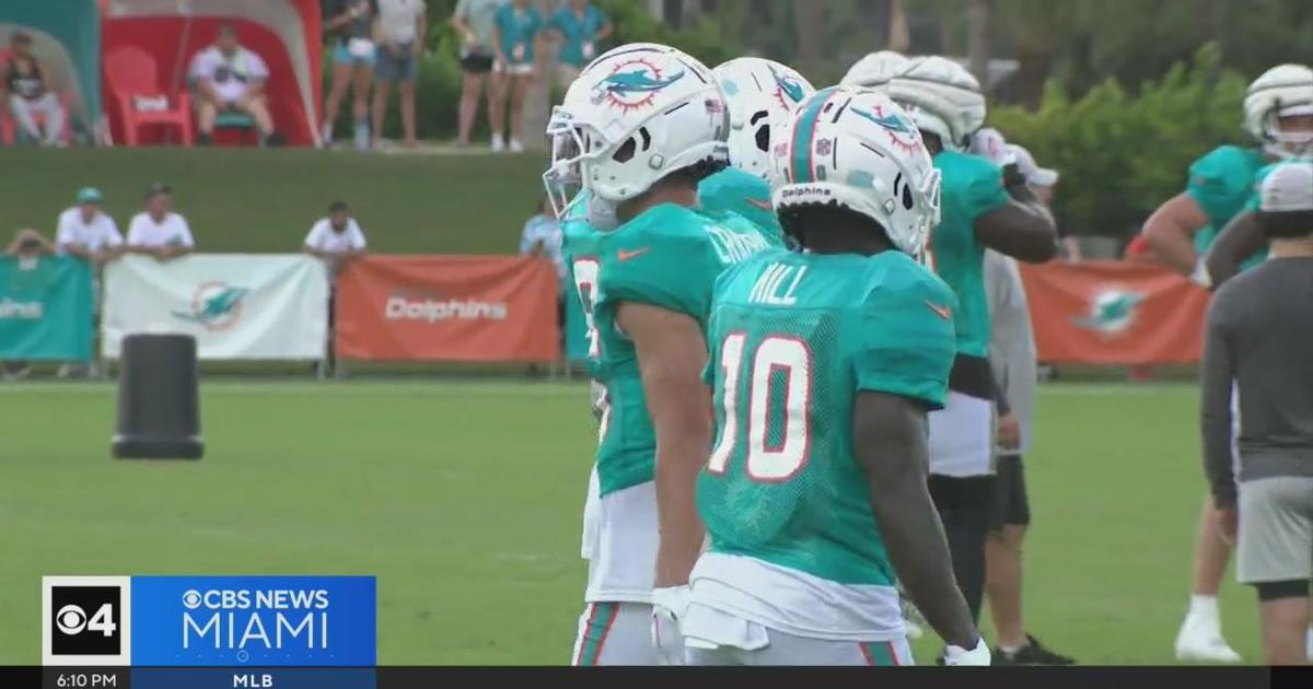 Dolphins WR Jaylen Waddle leaves joint practice against Falcons