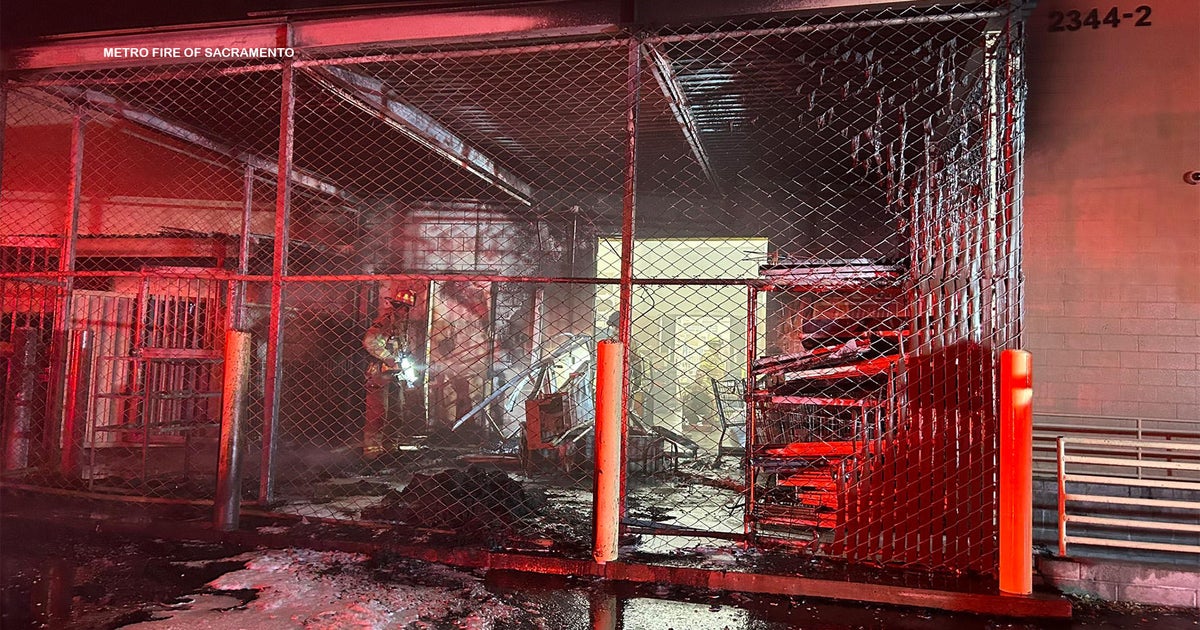 Fire behind Rancho Cordova grocery store under investigation