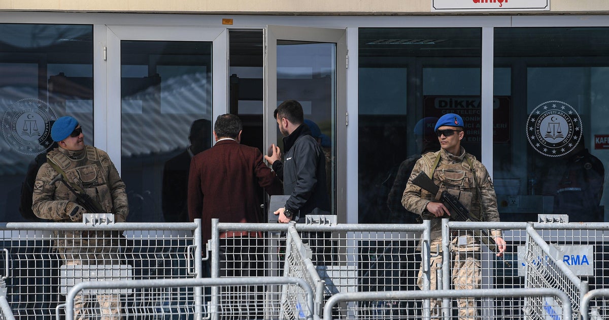 Turkish investigative reporter Baris Pehlivan ordered to jail — by text message Turkish investigative reporter Baris Pehlivan ordered to jail — by text message
