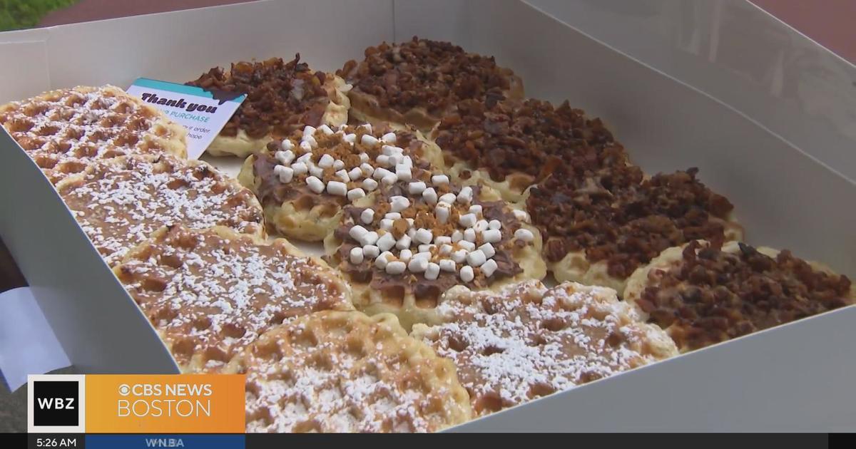 Food Truck Friday: Lolly Jolly Waffles a sweet