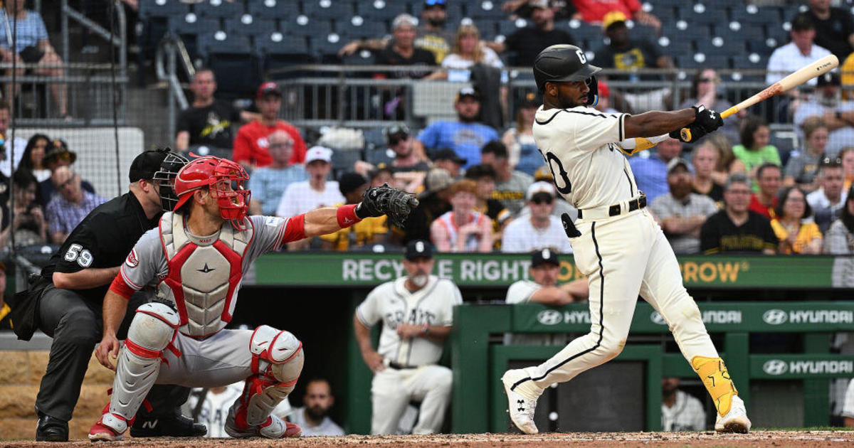 Fairchild's late RBIs help Reds beat Pirates 6-5 to gain doubleheader split