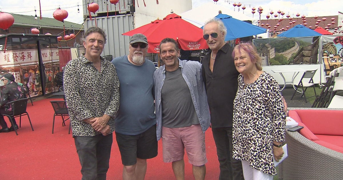 Gail Weisberg hosts fundraiser at Kowloon in Saugus to celebrate one year since kidney transplant