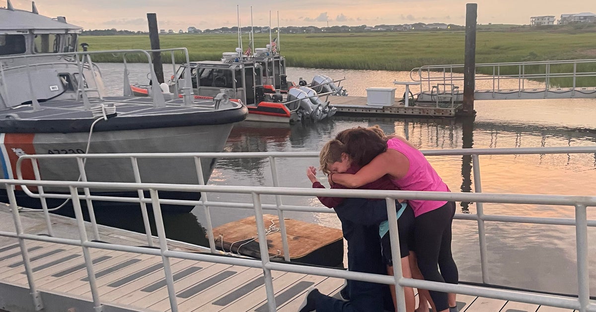 Coast Guard Rescues 4 Divers Who Went Missing Off The Carolinas Cbs News