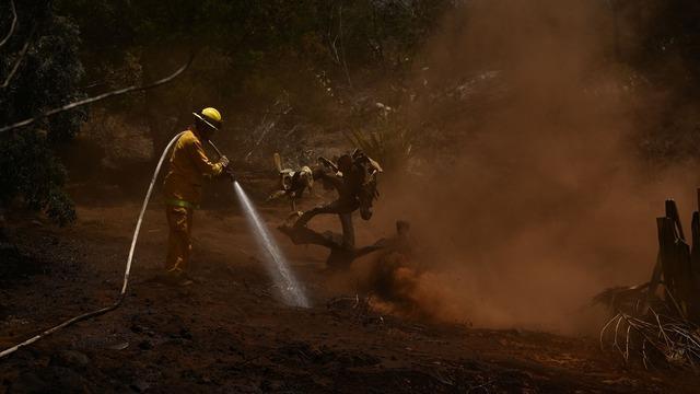 cbsn-fusion-deadly-wildfires-taking-a-toll-on-hawaiian-economy-thumbnail-2207050-640x360.jpg 