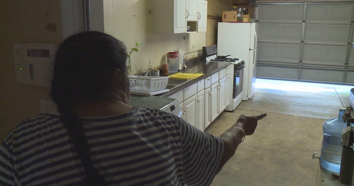 Stockton police looking for 5 armed suspects in home invasion