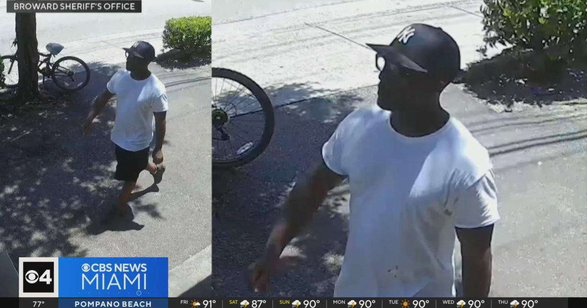 Pompano Seaside stabbing, beating caught on digital camera as deputies research for suspect Pompano Seaside stabbing, beating caught on digital camera as deputies research for suspect