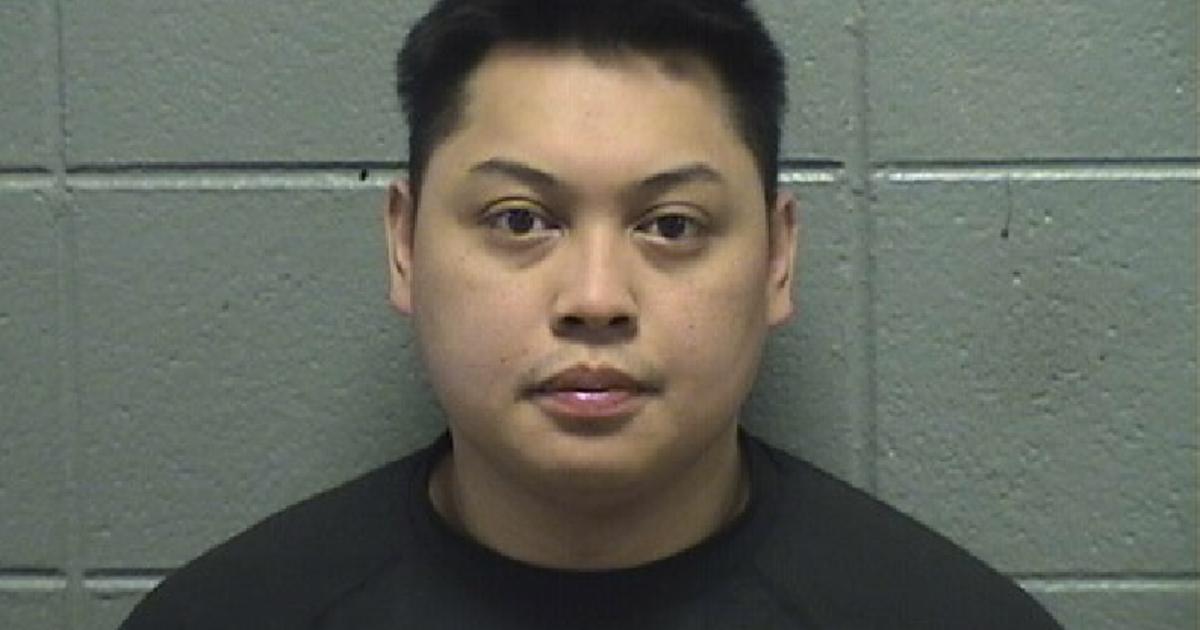 1200px x 630px - Chicago police officer faces sex assault, child porn charges - CBS Chicago