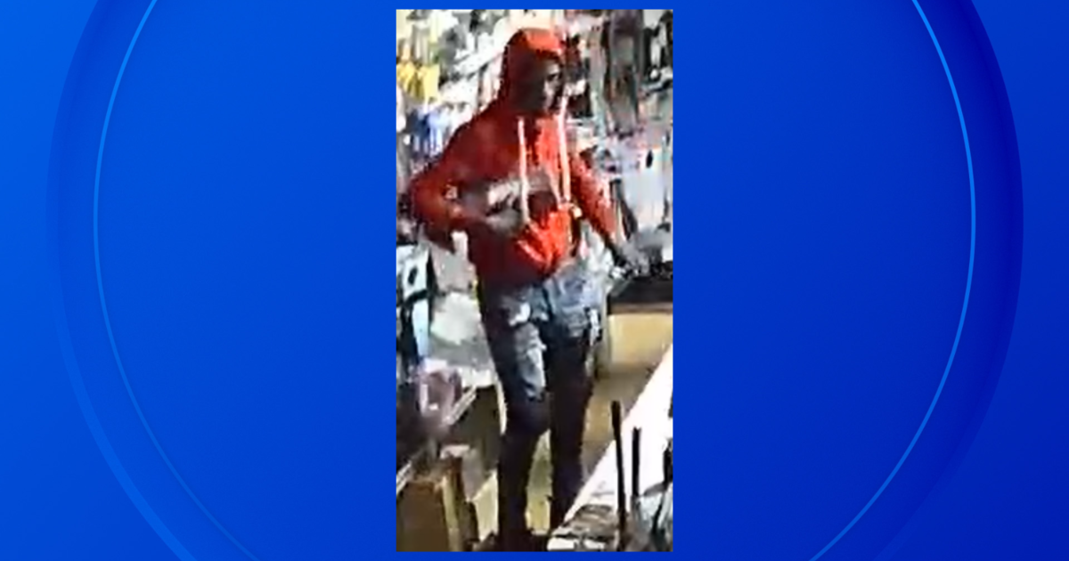 VIDEO: Detroit police wants help locating suspect wanted for breaking into clothing stores