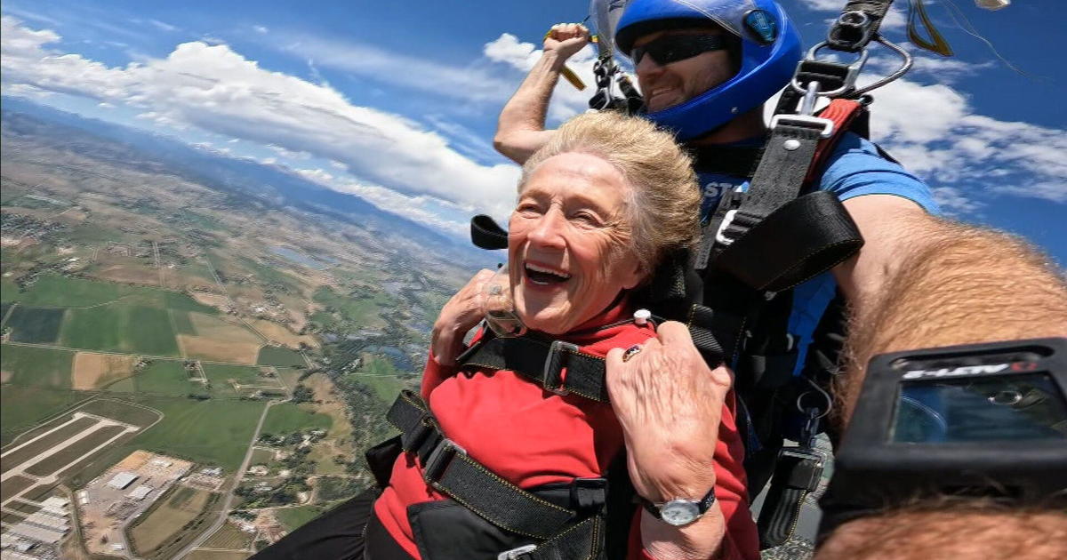Colorado woman, 84, wants to make it to 1,000 skydives and she's over  halfway there - CBS Colorado