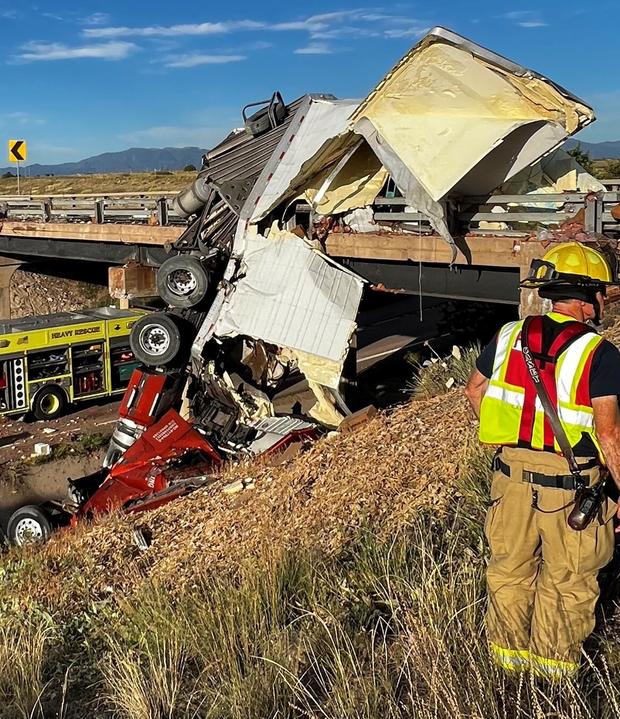 i-25-fatal-semi-crash-1-pueblo-county-so-tweet.jpg 
