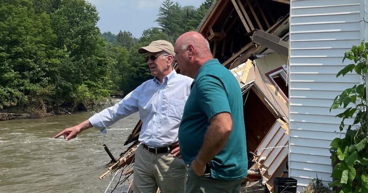 Опустошеният от наводненията Върмонт чака действие от блокирания Конгрес