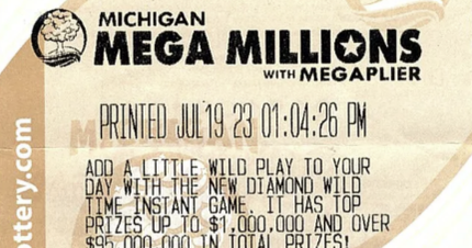 Wayne County man wins 1 million Mega Millions prize CBS Detroit
