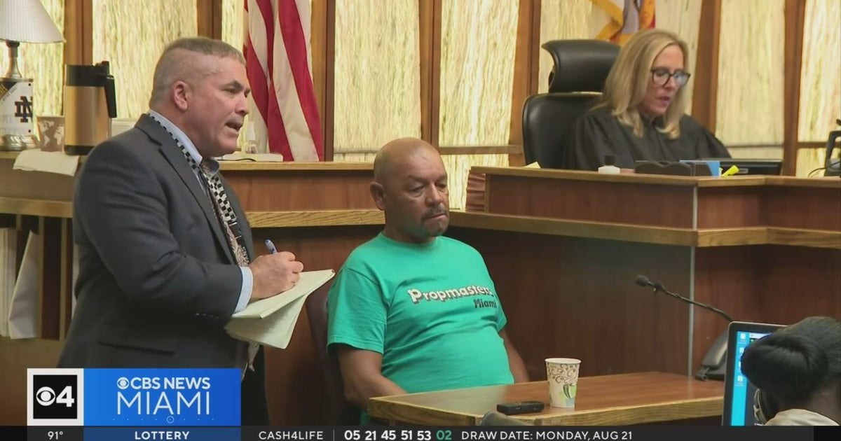 Alleged police brutality victim takes stand in officer's trial - CBS Miami