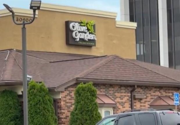detori-olive-garden-where-thomas-howie-claims-in-lawsuit-he-found-rats-leg-in-soup-in-march-2023.jpg 