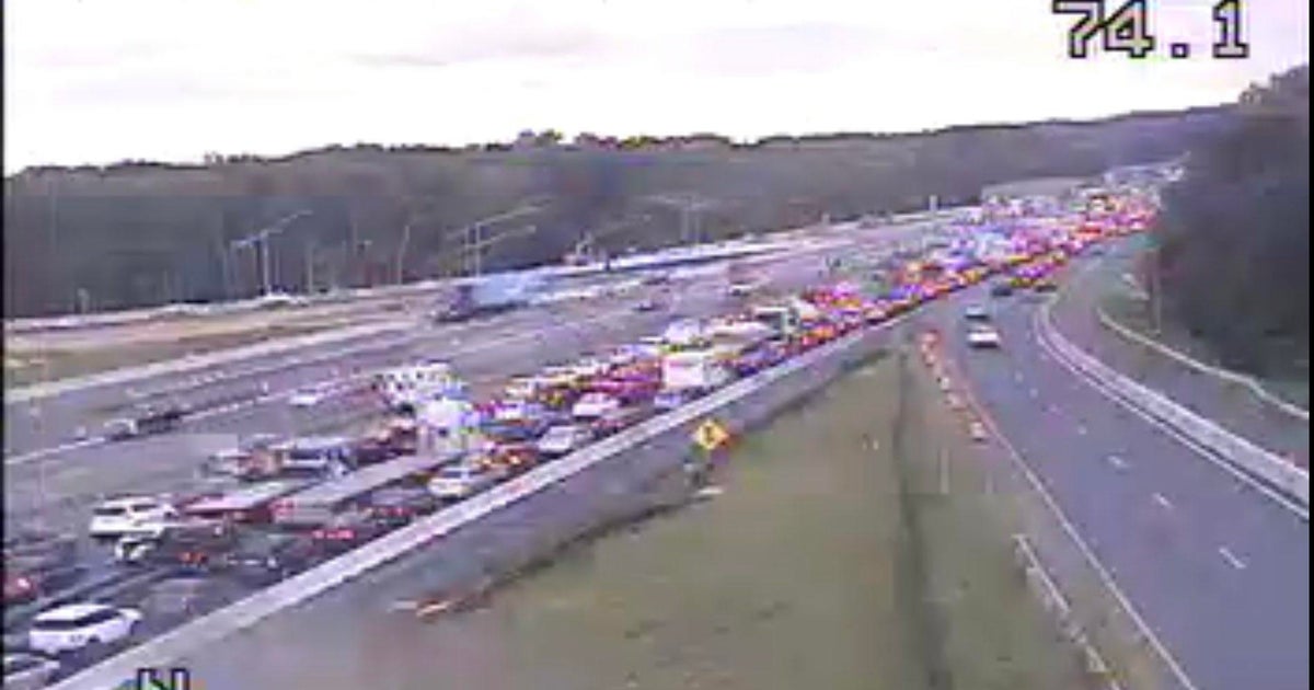 Southbound lanes of Maryland's I95 blocked following crash with