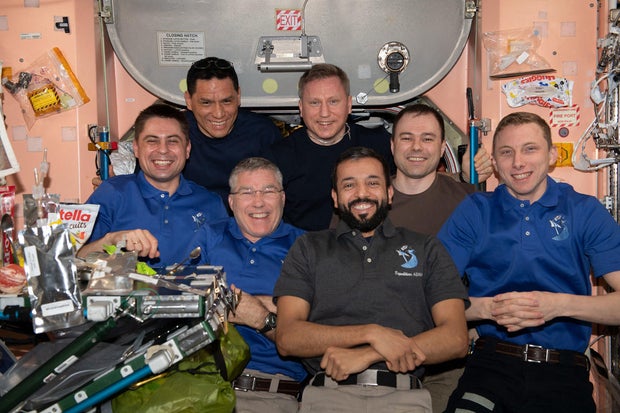 iss-crew.jpg