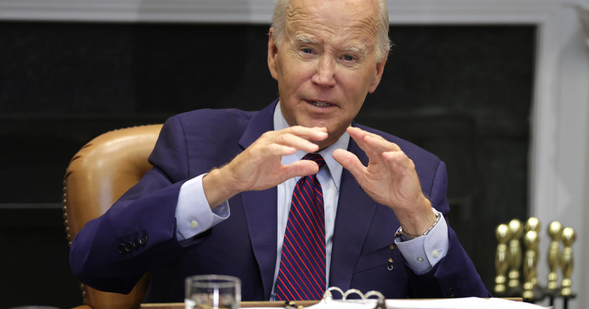 U.S. lawmakers urge Biden to support 'economically strangled