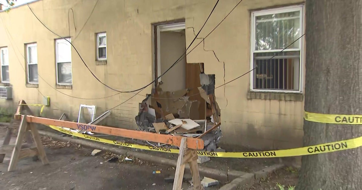 1 hurt when driver slams into Long Island doctor's office CBS New York
