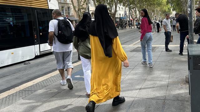 cbsn-fusion-france-to-ban-abayas-in-state-schools-thumbnail-2247767-640x360.jpg 