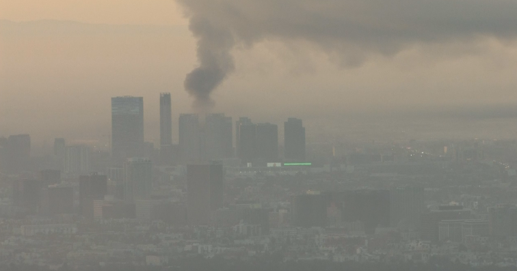 Massive business fire downtown Los Angeles sends plumes of smoke into air CBS Los Angeles