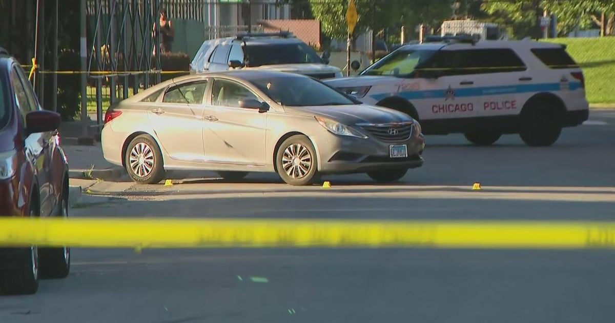 Man, 4-year-old boy hurt in shooting in Woodlawn - CBS Chicago