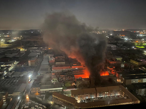 Social media footage shows deadly fire in Johannesburg 