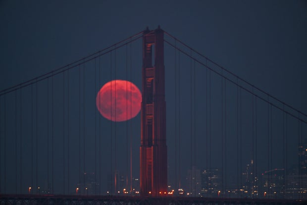 Super moon rises over Golden in San Francisco