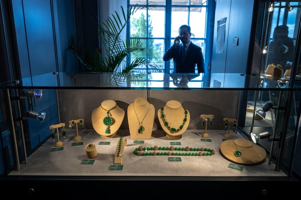 SWITZERLAND-LUXURY-JEWELLERY-AUCTION-HISTORY