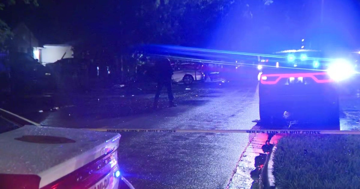 Deadly crash less than investigation in NW Miami-Dade