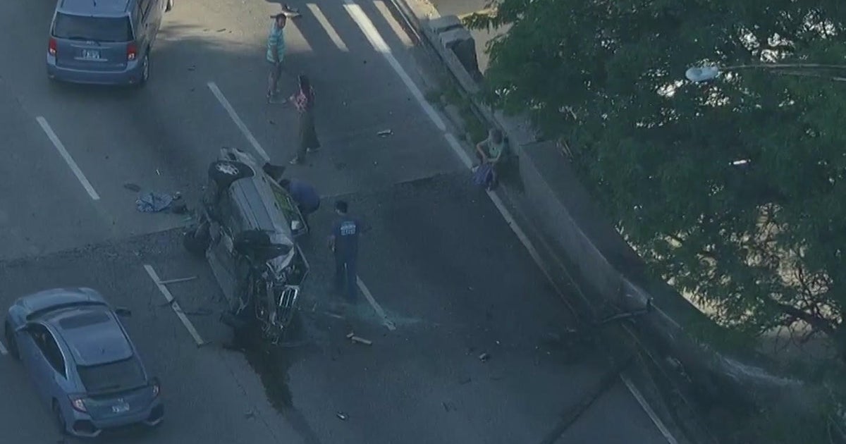 Serious crash on DuSable Lake Shore Drive - CBS Chicago